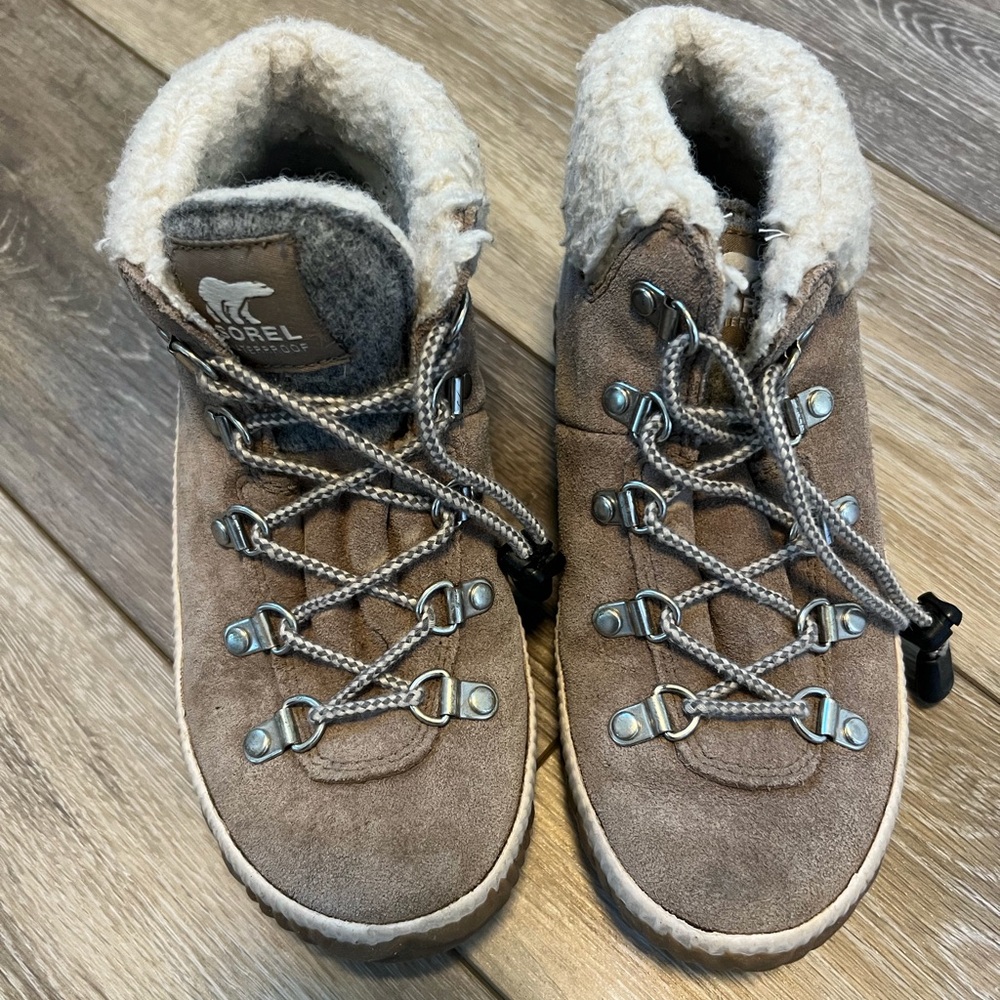 Sorel Youth Out N About Winter Boots Size 2 (20cm)